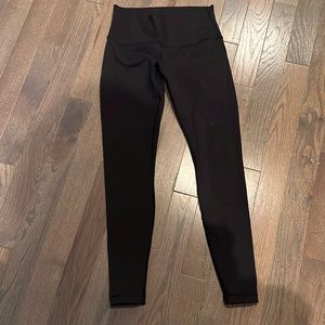 Black Lululemon Wunder Under Legging EUC